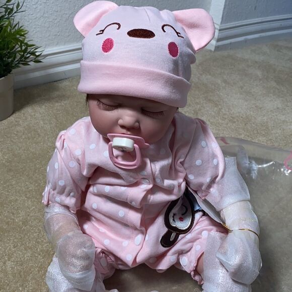 Reborn Style Sleeping Girl Baby Doll - NEW in Box - Picture 3 of 11